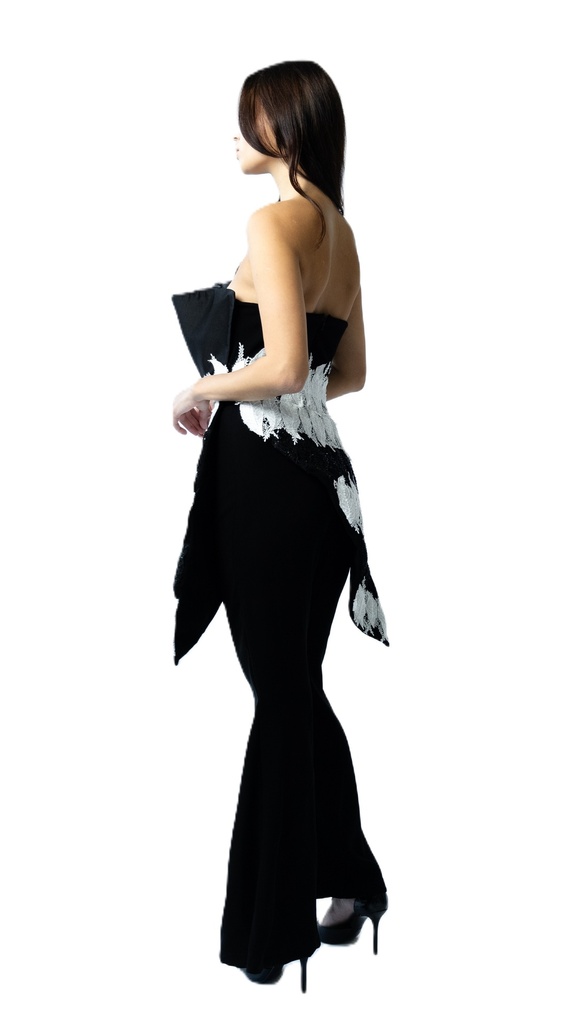 Ruffled jumpsuit adorned with a corset